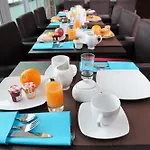 巴黎瑞熙侗伊西莱斯利诺酒店 公寓式酒店 伊西莱穆利诺