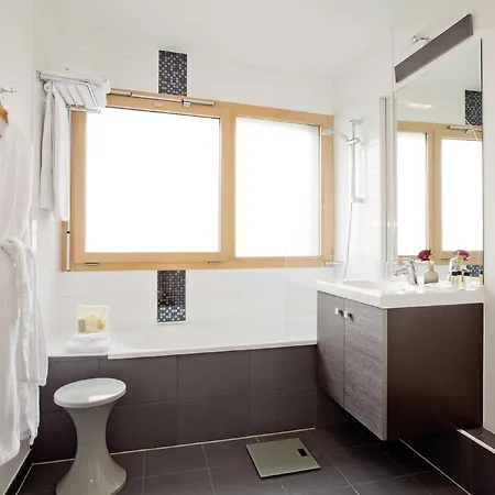 Residhome Paris Les Moulineaux 4*