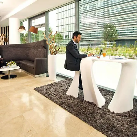 Residhome Paris Les Moulineaux