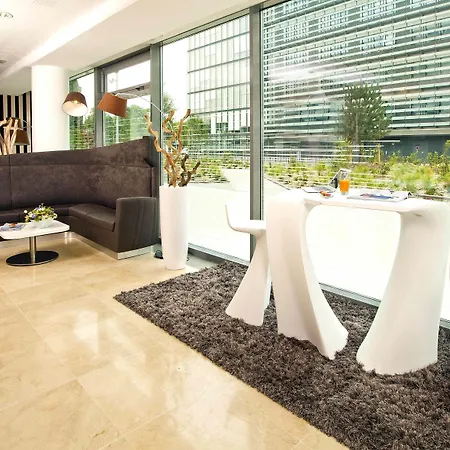 Residhome Paris Les Moulineaux