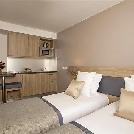Aparthotel Residhome Paris Les Moulineaux 4*