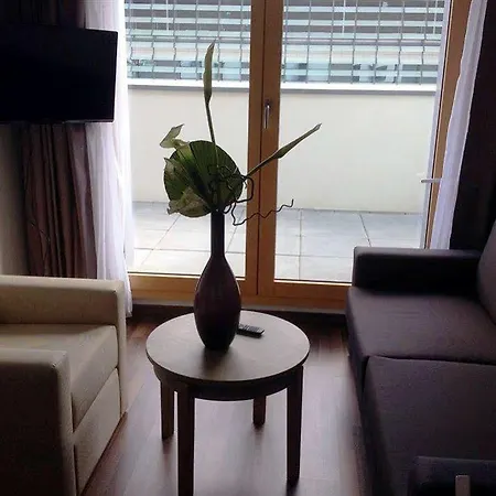 Residhome Paris Les Moulineaux Aparthotel 4*